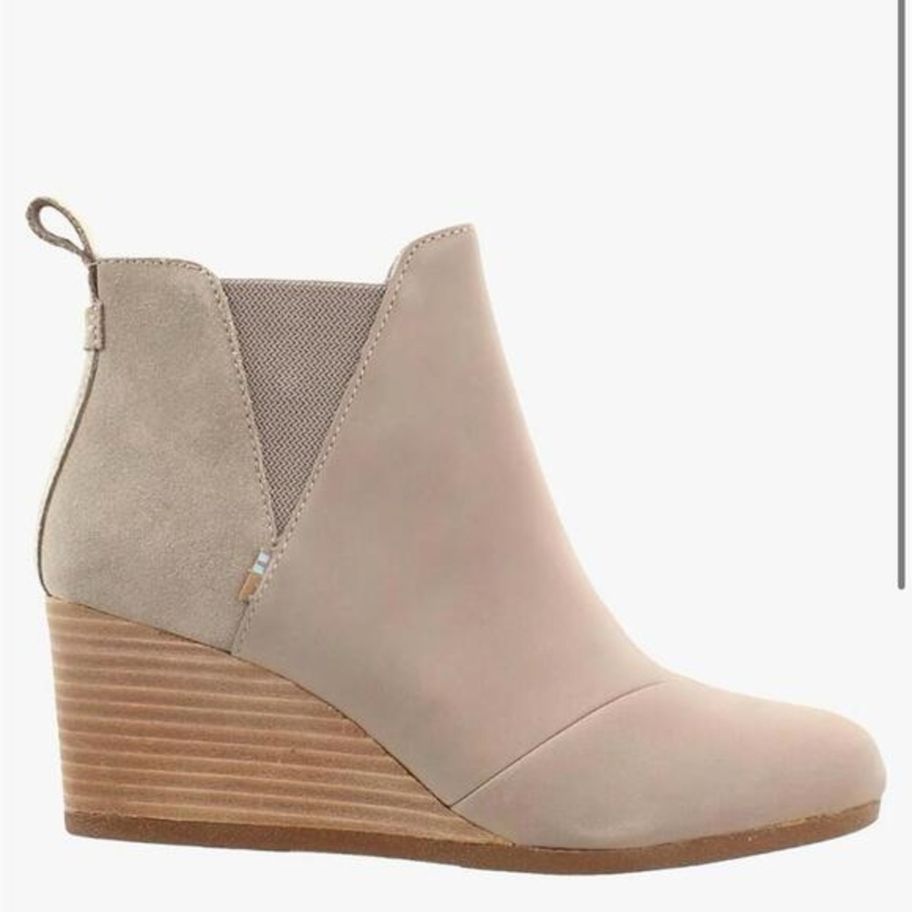 TOMS Kesley Tan Ankle Wedge Boots Size 8
